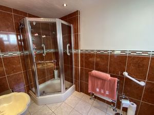 En-Suite- click for photo gallery
